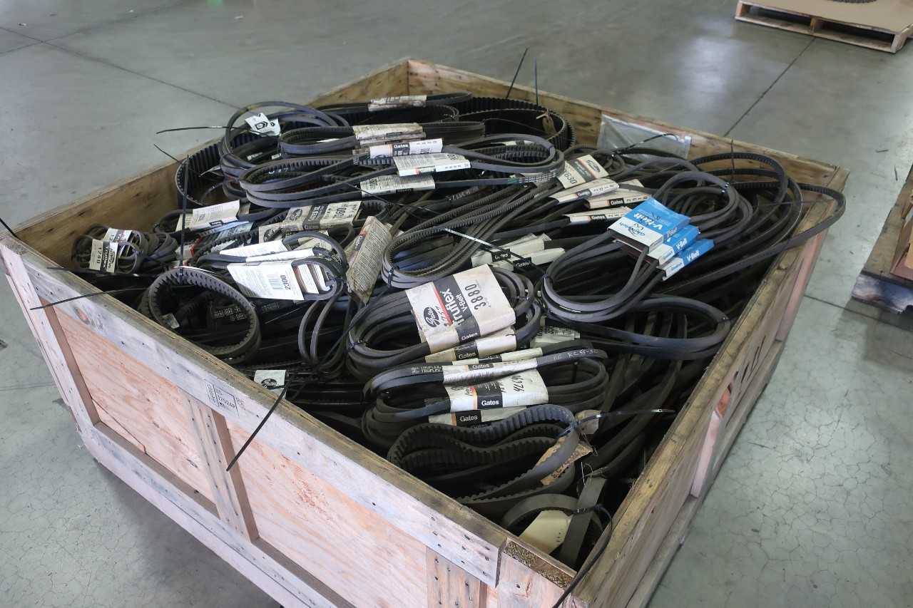 CRATE OF ASSORTED V-BELTS - BELTS