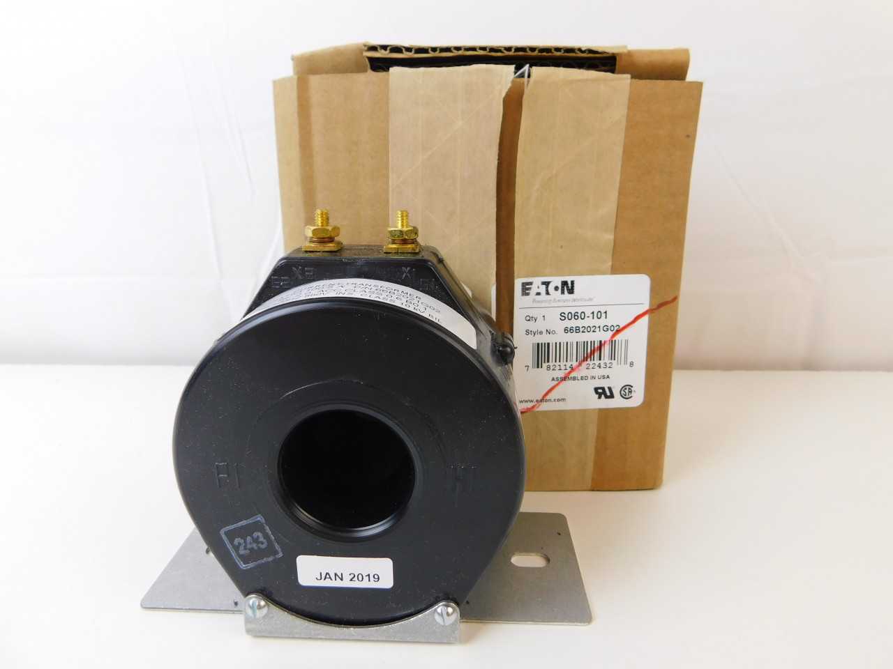 Quantity 18 of Eaton S060-101 Current Transformer - CONTROL TRANSFORMERS