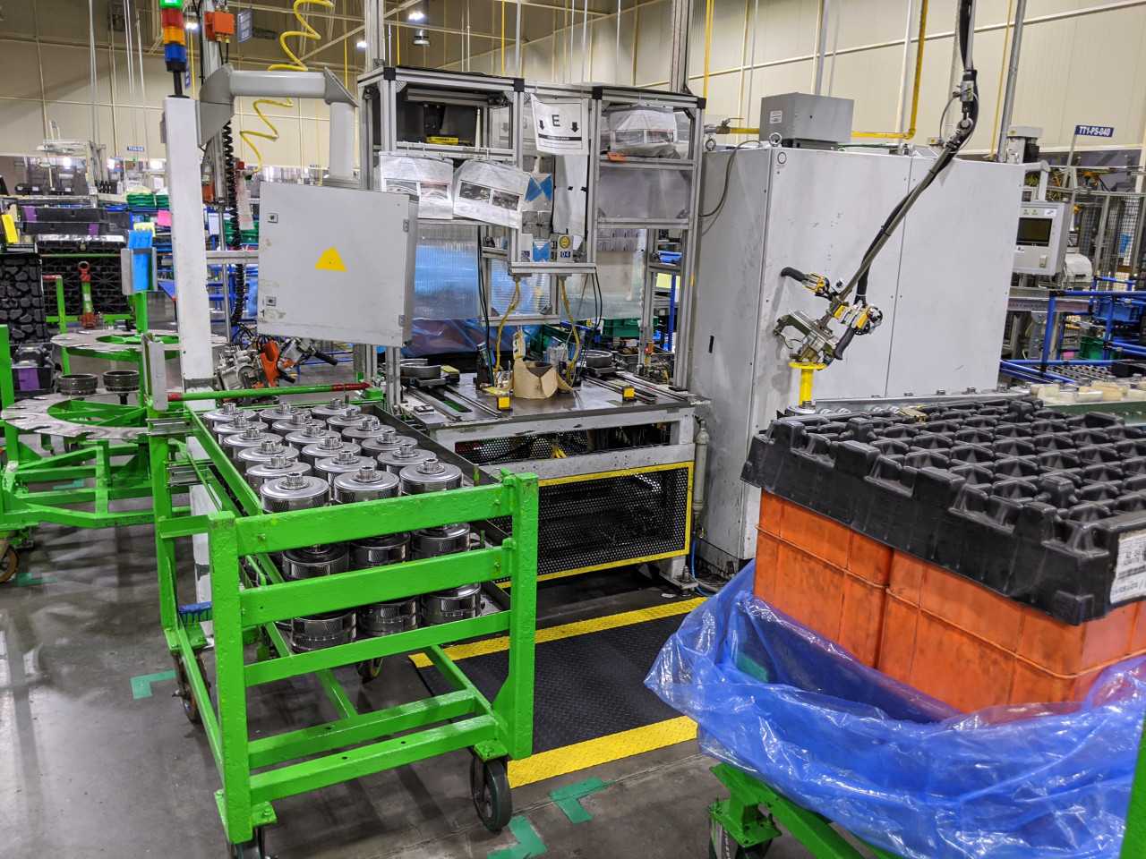Clean Room Assembly Line - (Subensamble Carcasa through Subensamble Flecha de Salida) - MACHINE TOOLING