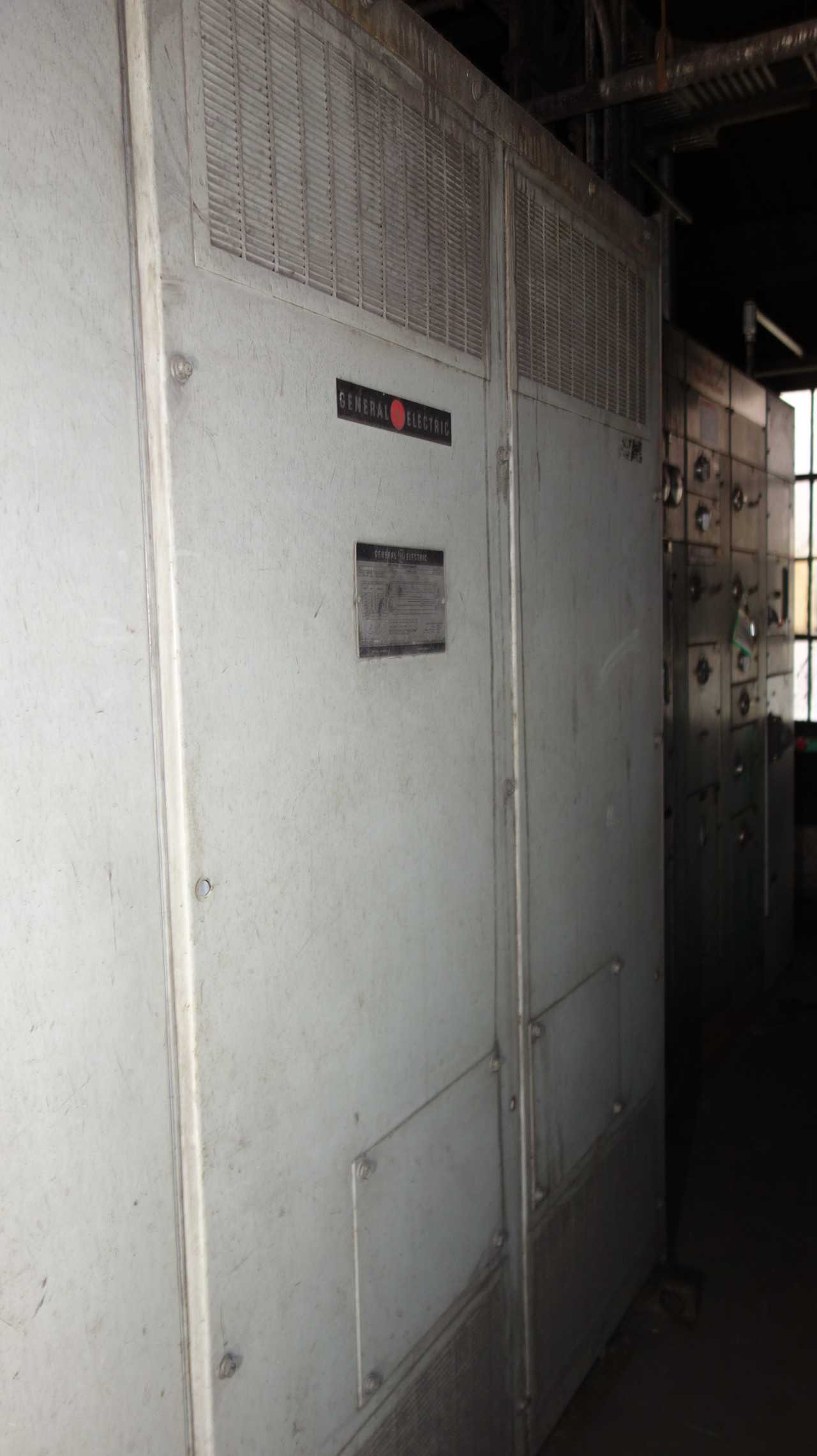 GENERAL ELECTRIC AA 500KVA 2400V-AC TRANSFORMER - CONTROL TRANSFORMERS