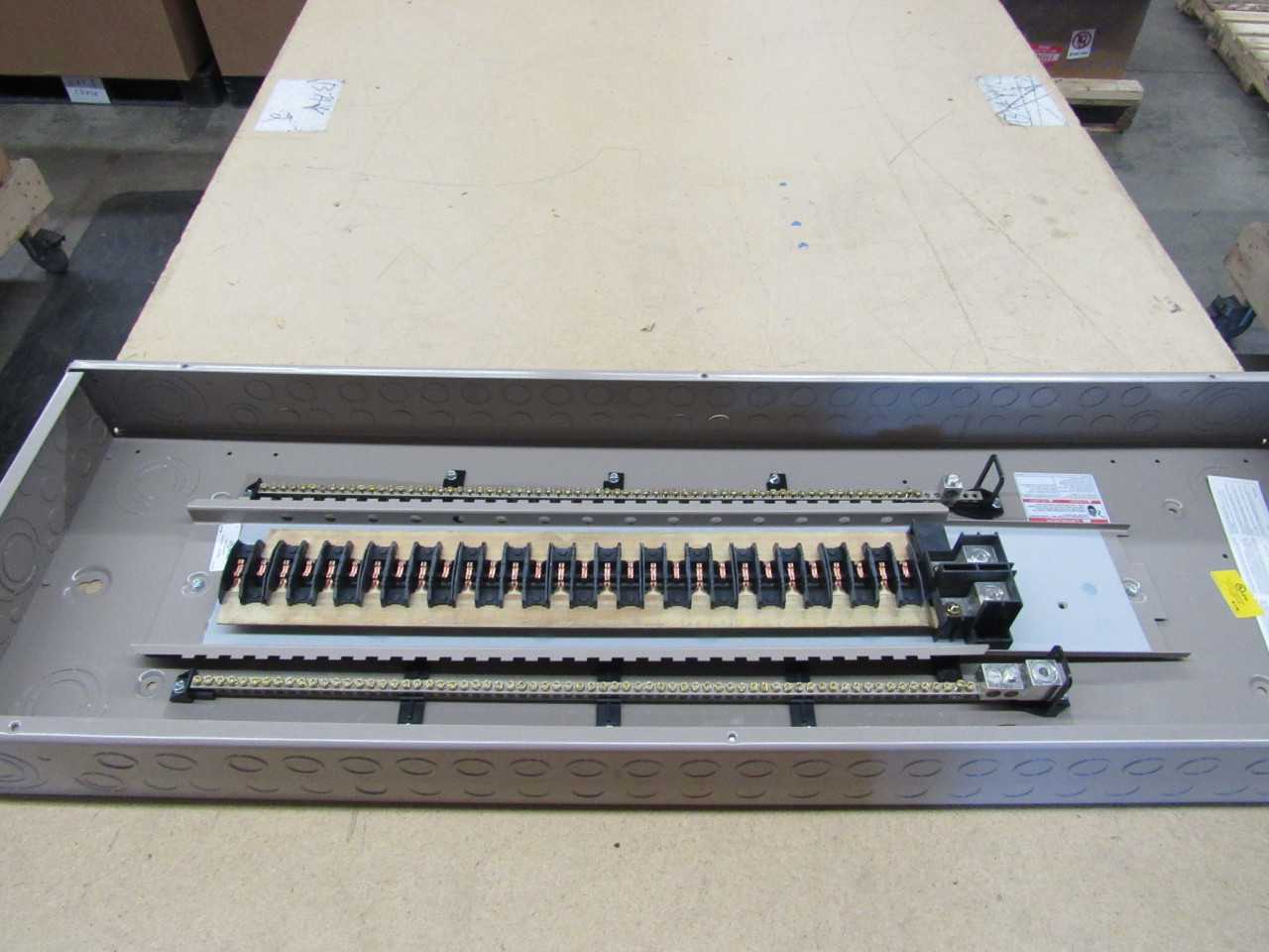 Lot of 1x CH60NLPN225N Electrical Loadcenter - ELECTRICAL COMPONENTS