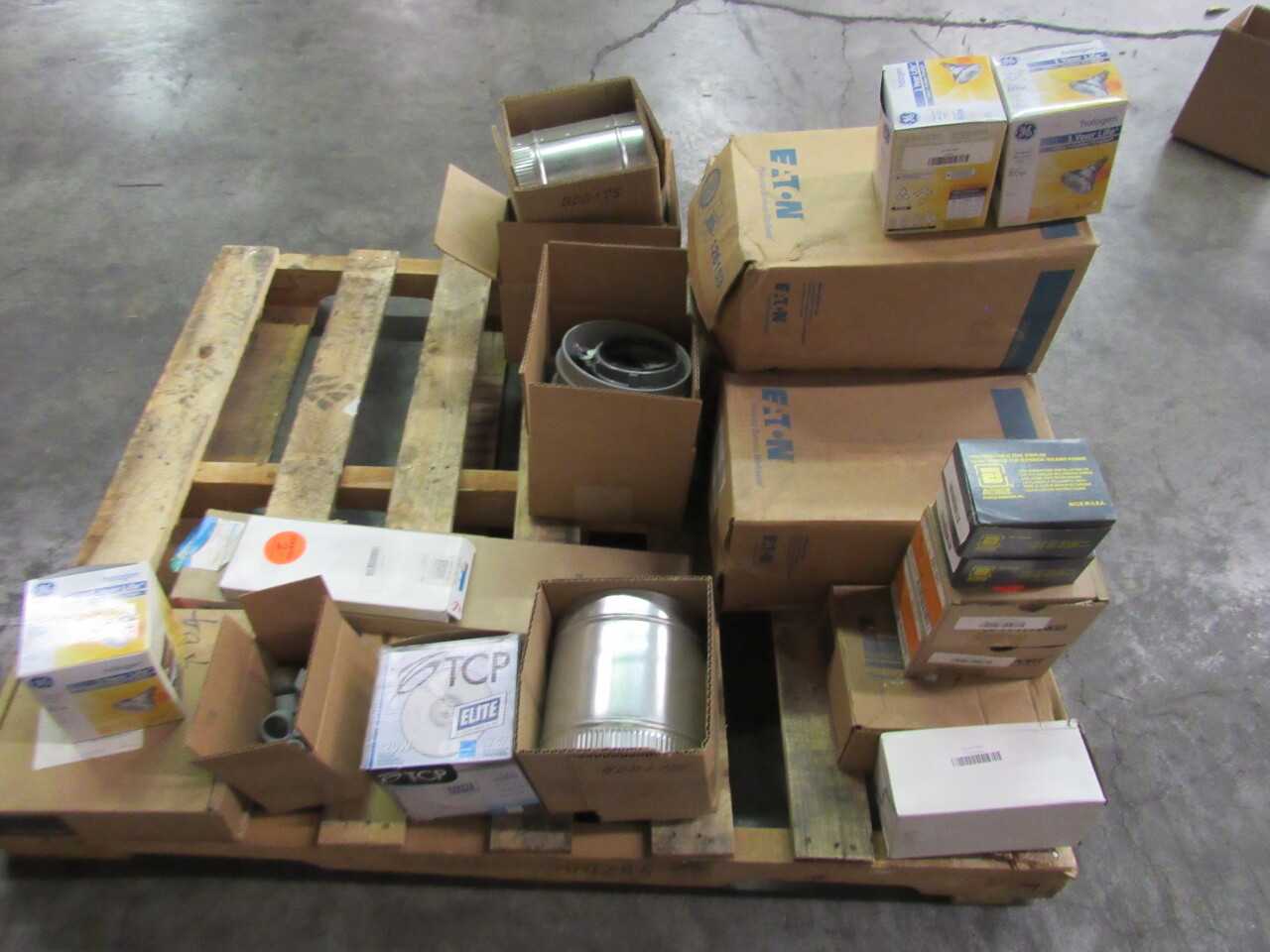 Pallet of 168x Assorted Lights, LEDs, Electrical Conduit/Fittings, Contacts, Tools, & More - LIGHTING