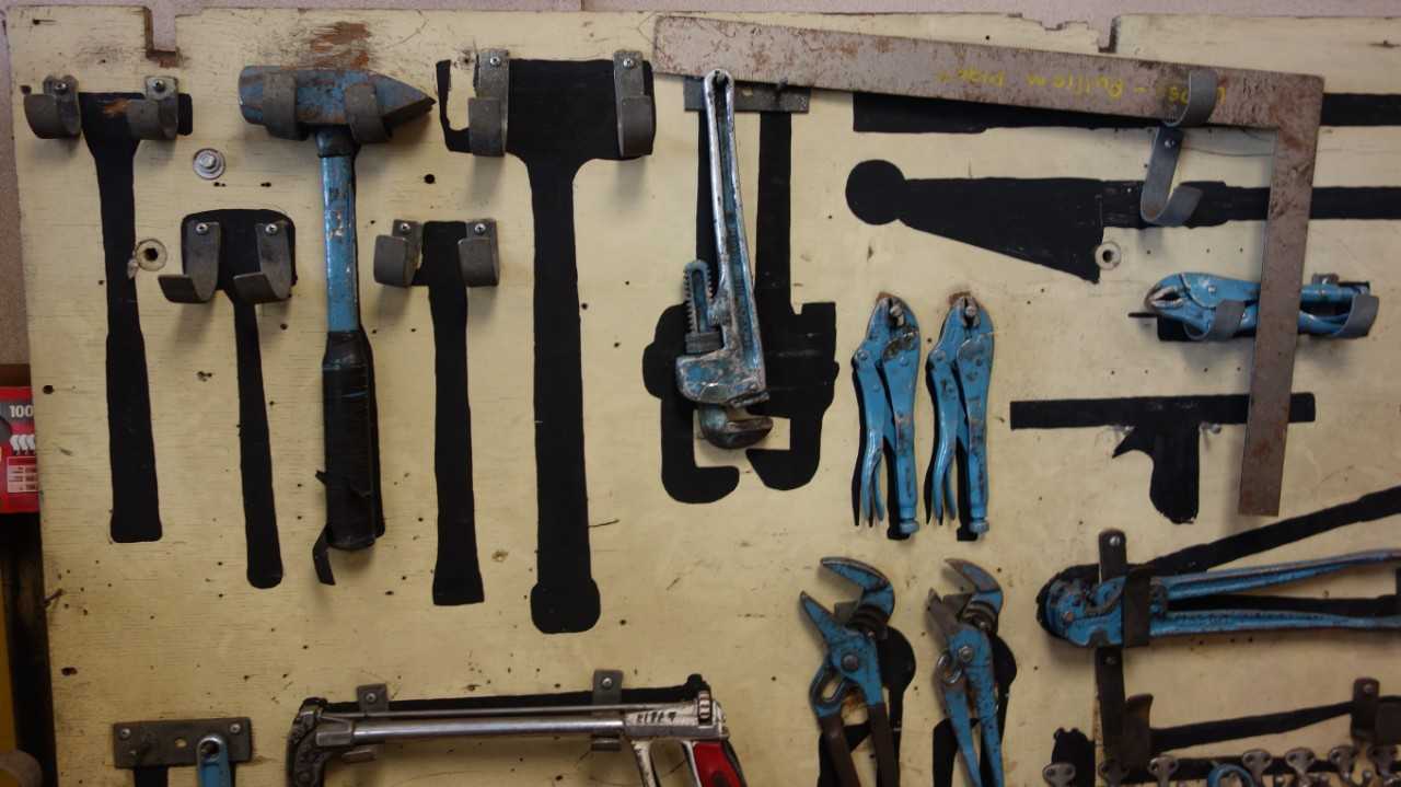 CONTENTS OF WALL - TOOL ORGANIZER - TOOL STORAGE