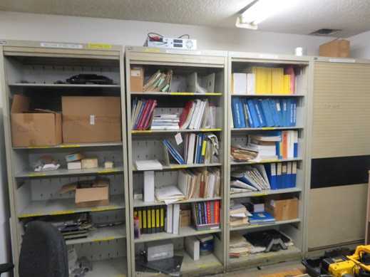 Cabinet and Contents - SHELVING