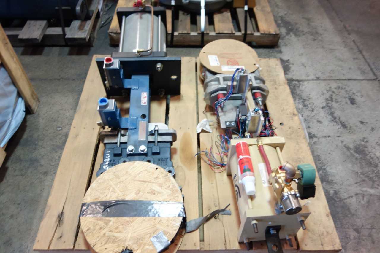 LOT OF 2 ASSORTED KNIFE GATE VALVE ALLEN SHERMAN HOFF 10IN UNITED CONVEYOR 8IN - KNIFE GATE VALVE