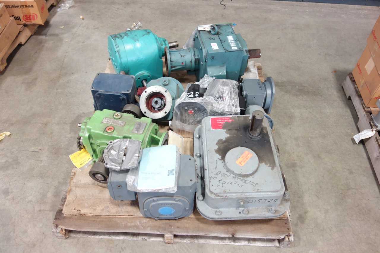 1 PALLET OF GEAR REDUCERS AND GEARBOXES - GEAR REDUCERS