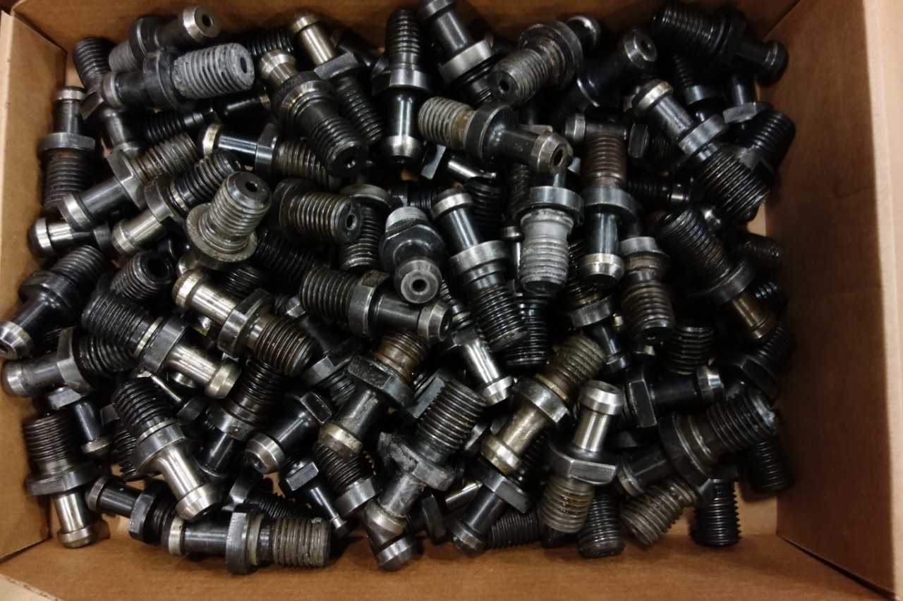 LOT OF ASSORTED PULL STUDS - TOOL HOLDERS