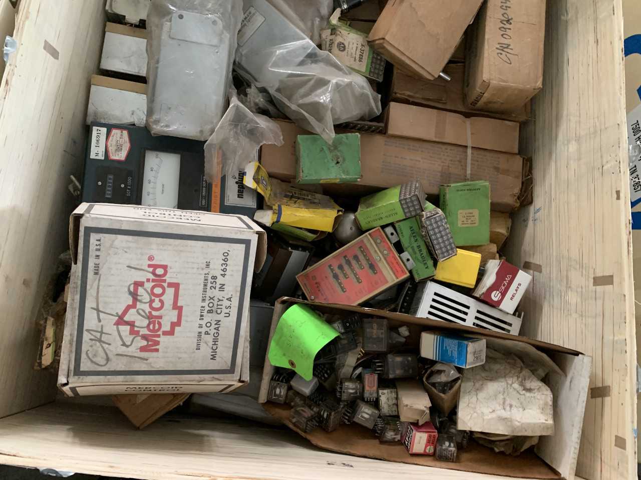 CRATE OF ELECTRICAL AUTOMATION EQUIPMENT PARTS ALLEN-BRADLEY ETC. - ELECTRICAL PARTS