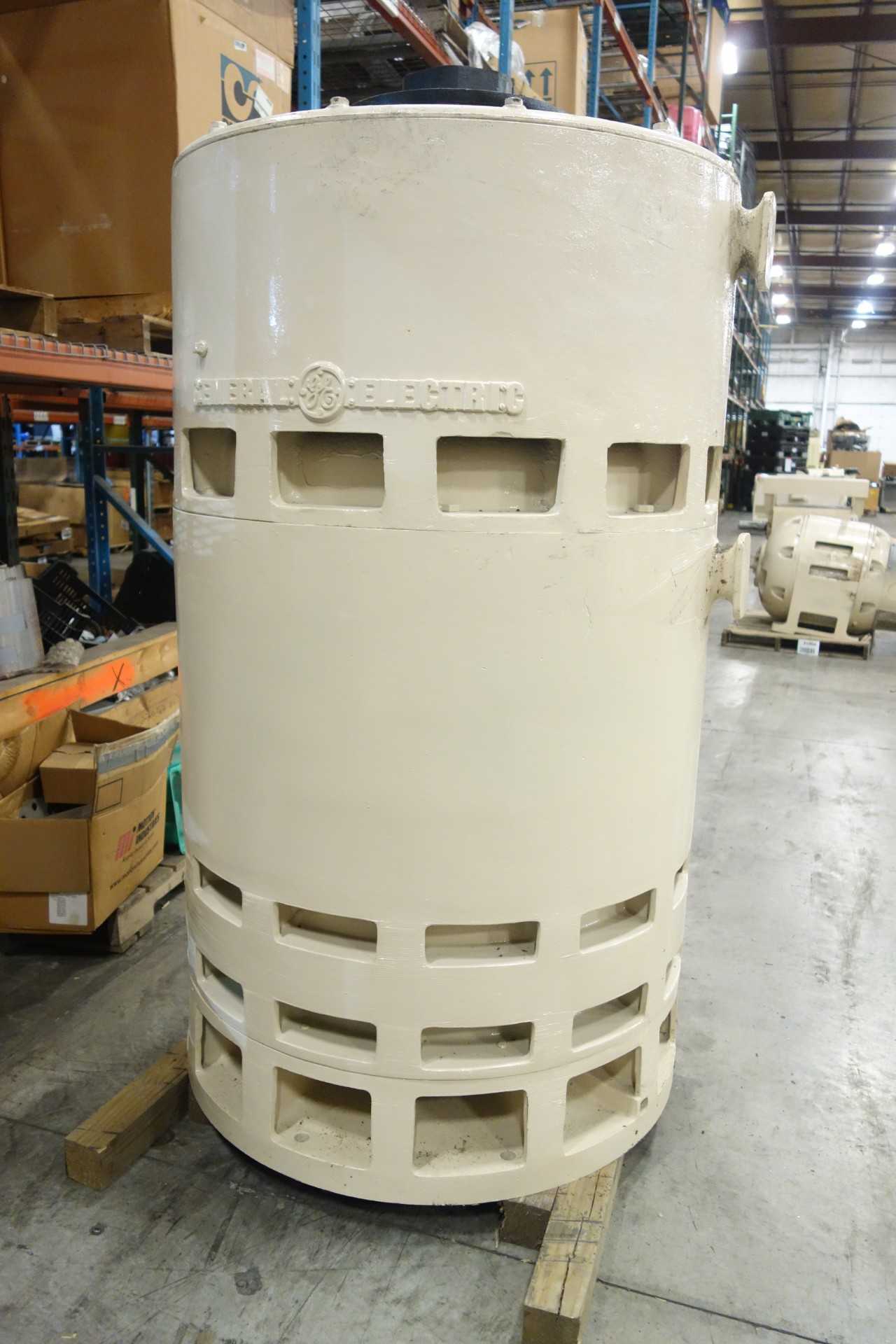 GENERAL ELECTRIC 600HP 4000V VERTICAL MOTOR - ELECTRIC MOTORS