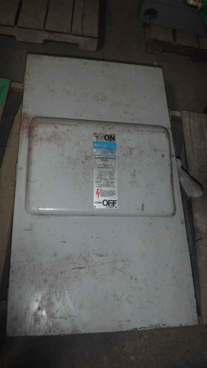 400 Amp Gould Safety Switch - DISCONNECT SWITCHES