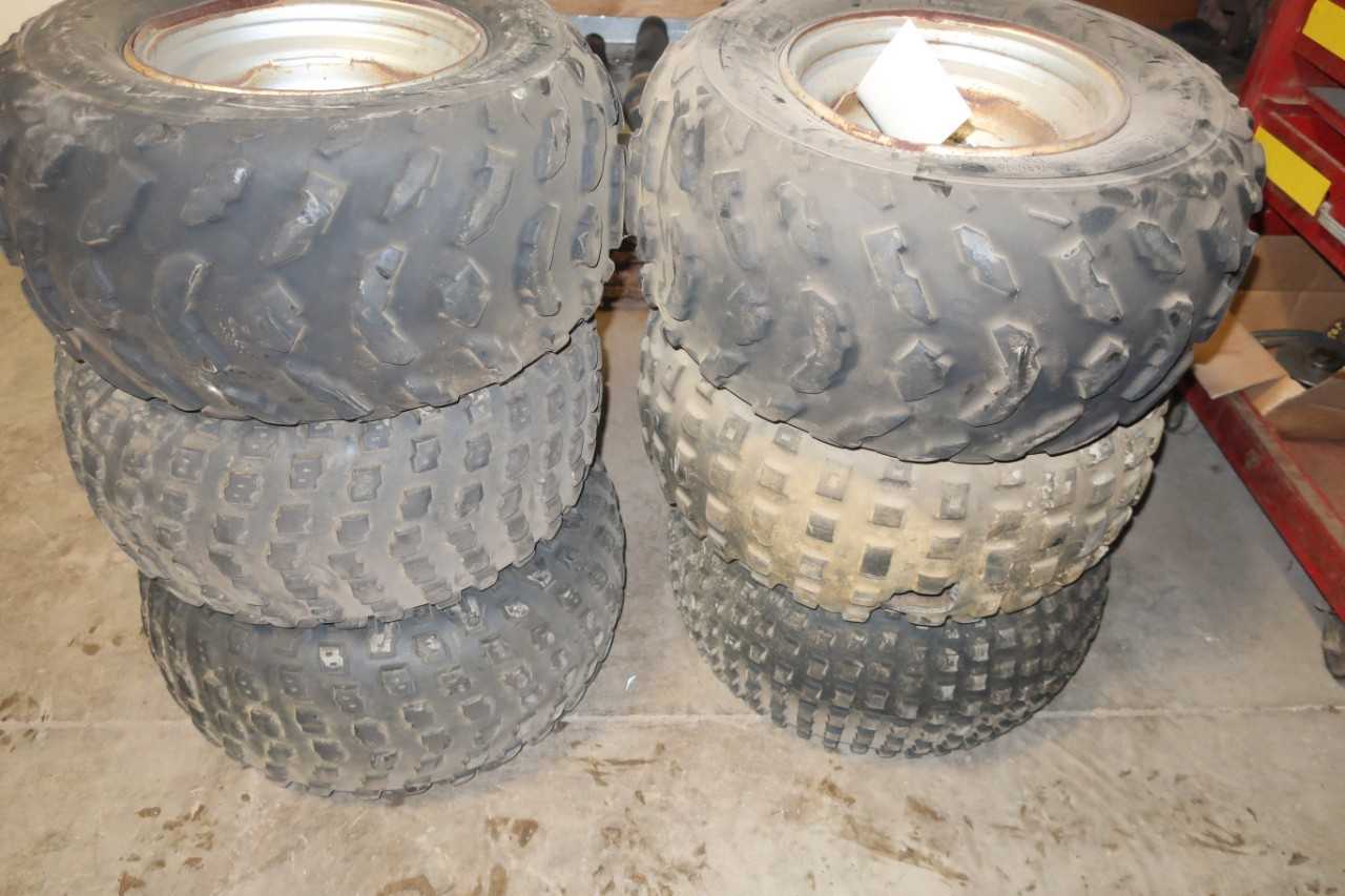 LOT OF 6 ASSORTED ATV TIRES - MISCELLANEOUS