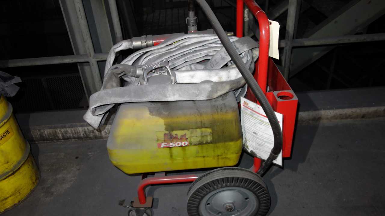 ENCAPSULATOR TECHNOLOGY F-500 26GAL SPRAY CART - ROLLING CARTS