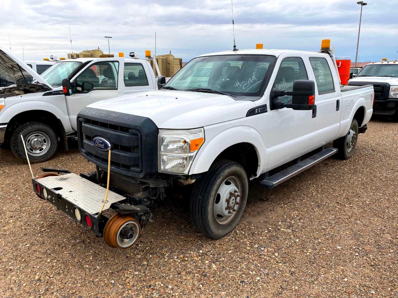 2015 Ford F-250 Crew Cab 4X4 Pickup Truck w/ Rail Gear - HYDRO EXCAVATOR TRUCKS