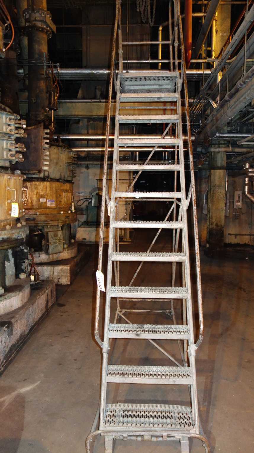 COTTERMAN 300LBS 12-STEP STEP LADDER - MATERIAL HANDLING