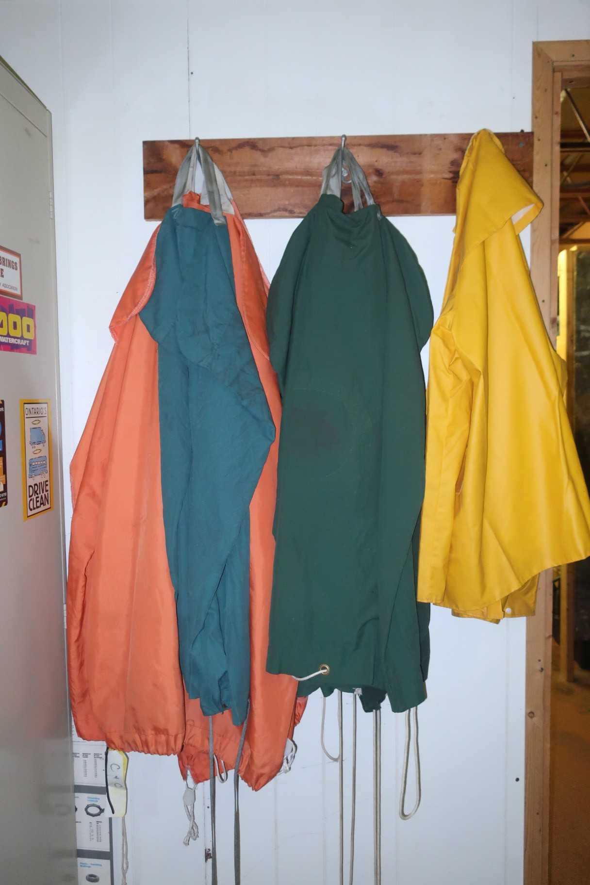 LOT OF ASSORTED LAUNDRY BAGS - MISCELLANEOUS