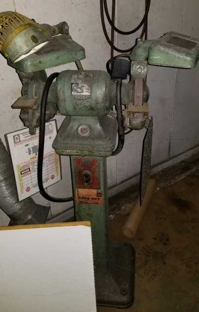 Delta Snag Pedestal Grinder - GRINDING MACHINES