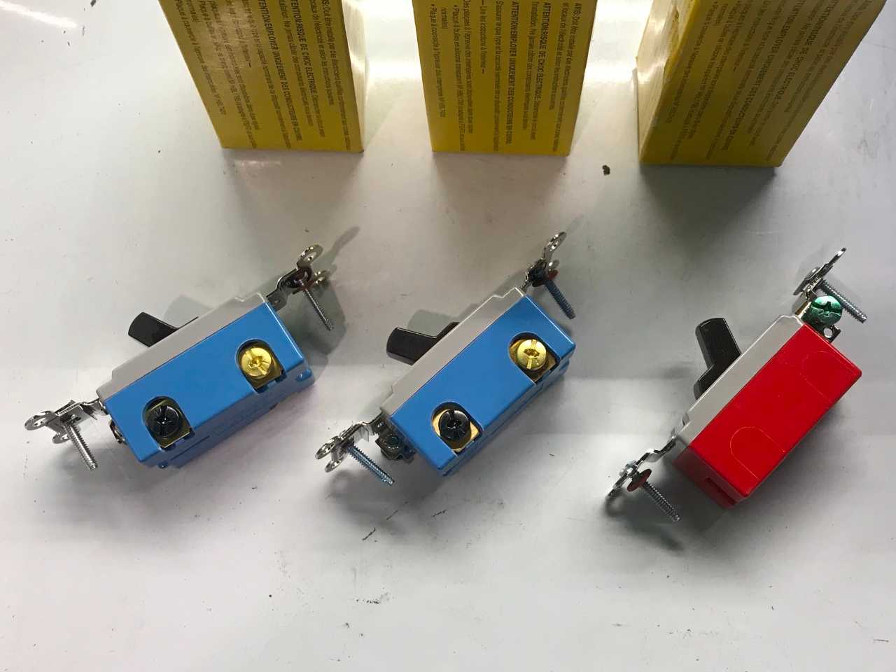HUBBELL ELECTRICAL SWITCHES (QTY 11) - ELECTRICAL COMPONENTS
