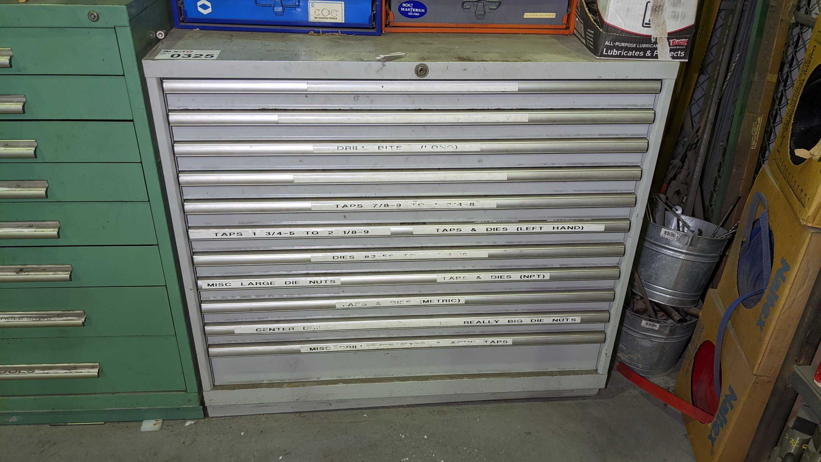 11 DRAWER TOOL CHEST WITH CONTENETS - WORKHOLDING