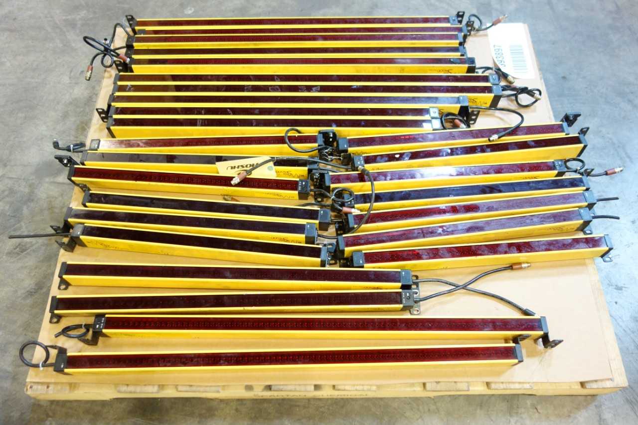 LOT OF ASSORTED STI LIGHT CURTAINS - LIGHTING