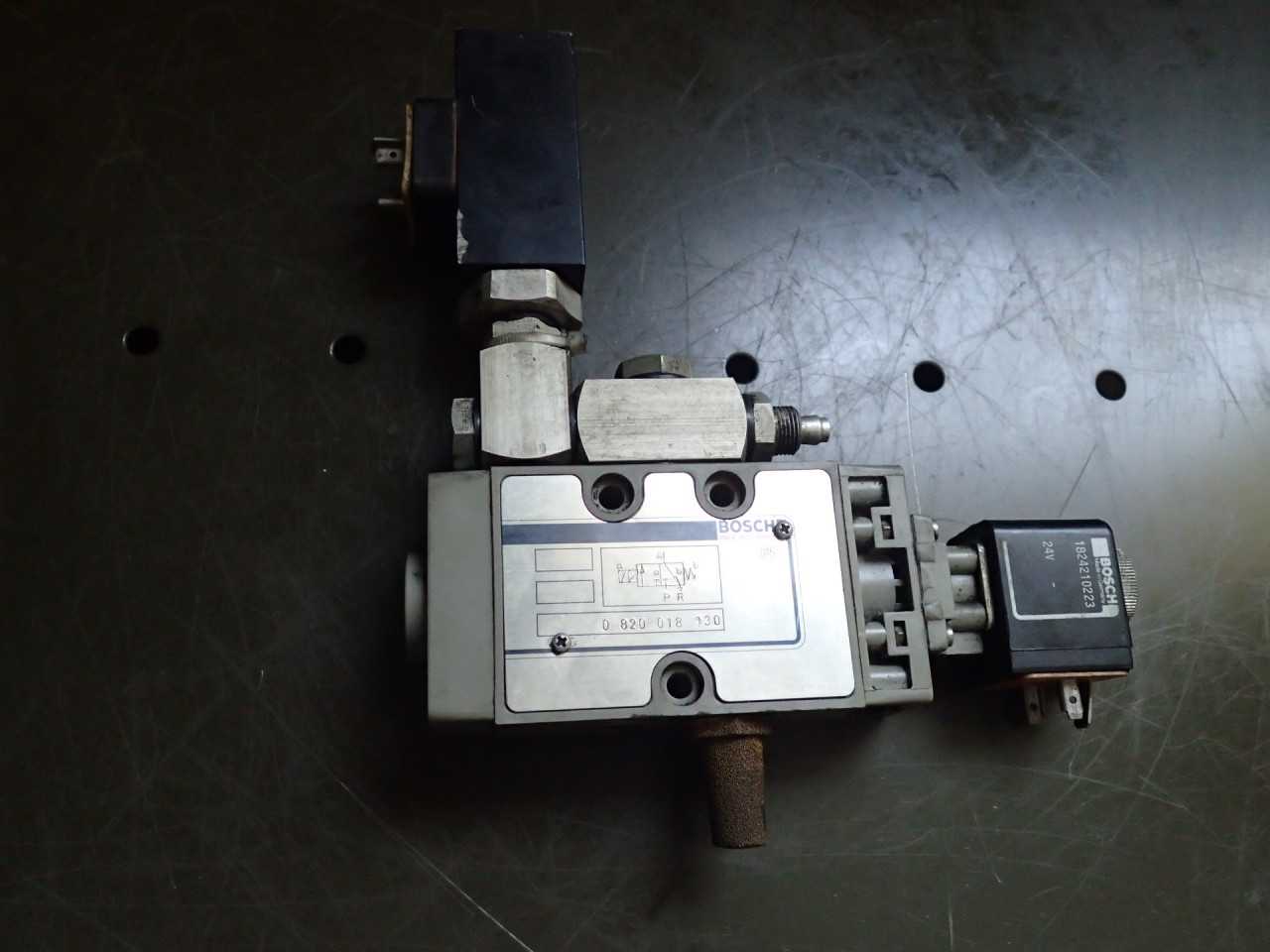 Bosch, 0-820-018-130, Hydraulic Directional Control Valve Assembly: 24 VDC - CONTROL VALVE