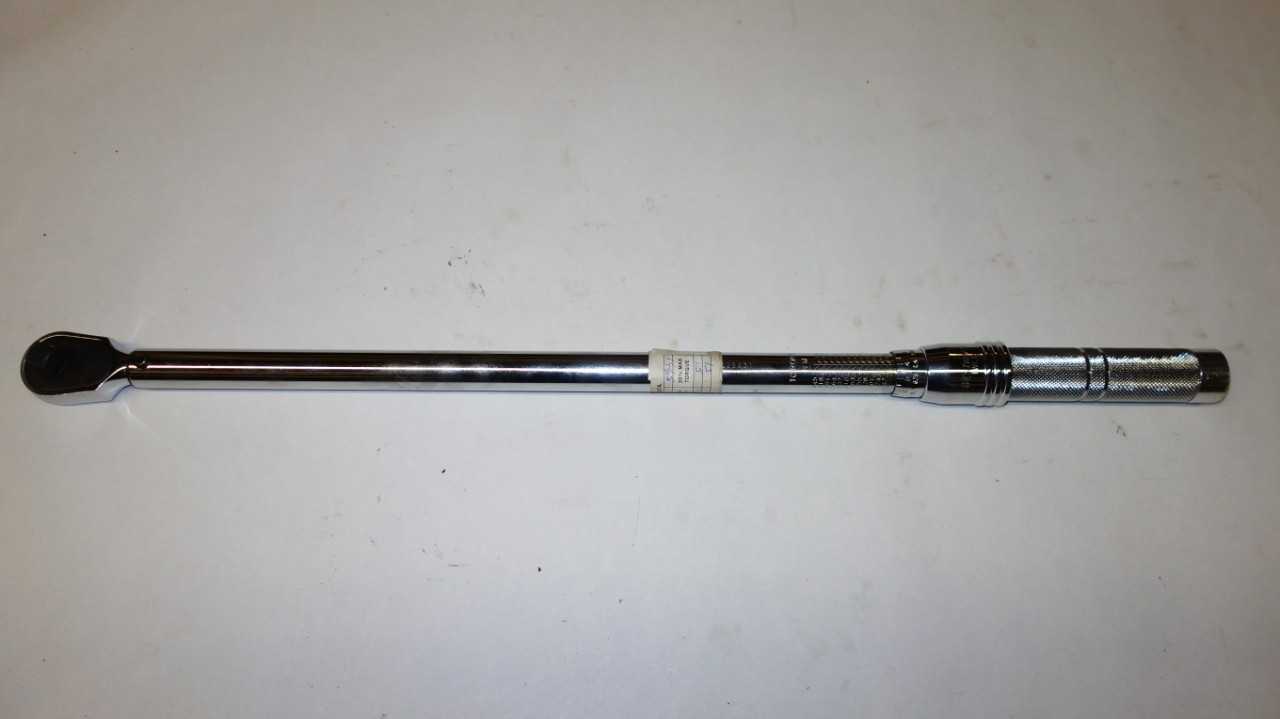 LOT OF 2 WESTWARD TWC12 TORQUE WRENCHES - HAND TOOLS