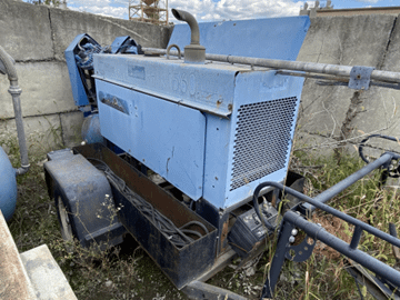 MILLER BIG BLUE 560 DIESEL ENGINE DRIVEN WELDER - HOLDING & POSITIONING EQUIPMENT