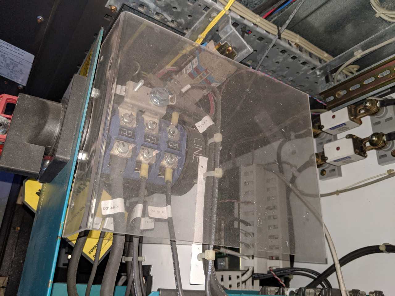 GE INNOVATION SERIES LV AC DRIVE CONTROLS CABINET - MOTOR DRIVES