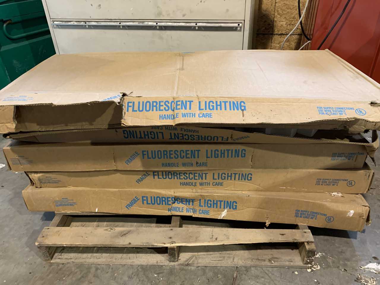 LOT OF 6 LDPI FLUORESCENT LIGHTS LIGHTING 390460-3265 - LIGHTING