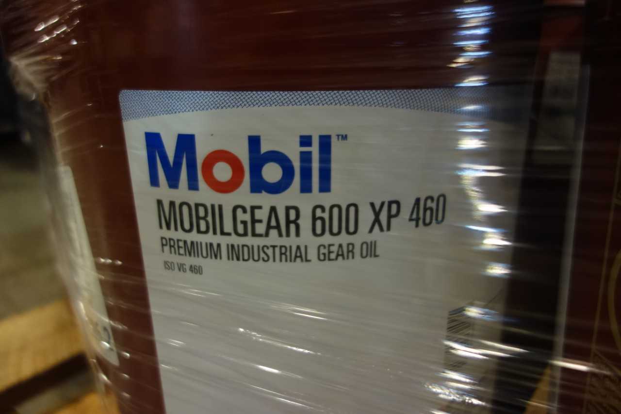 LOT OF 9 MOBIL DTE 10 EXCEL 32 HYDRAULIC OIL 5-GALLON - ELECTRIC POWER TOOLS
