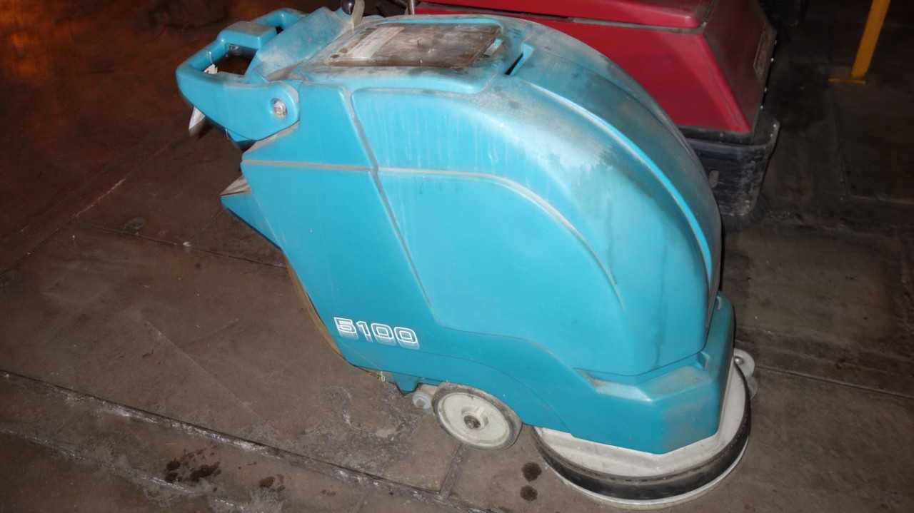 TENNANT 5100 FLOOR SWEEPER - PLANT & FACILITY