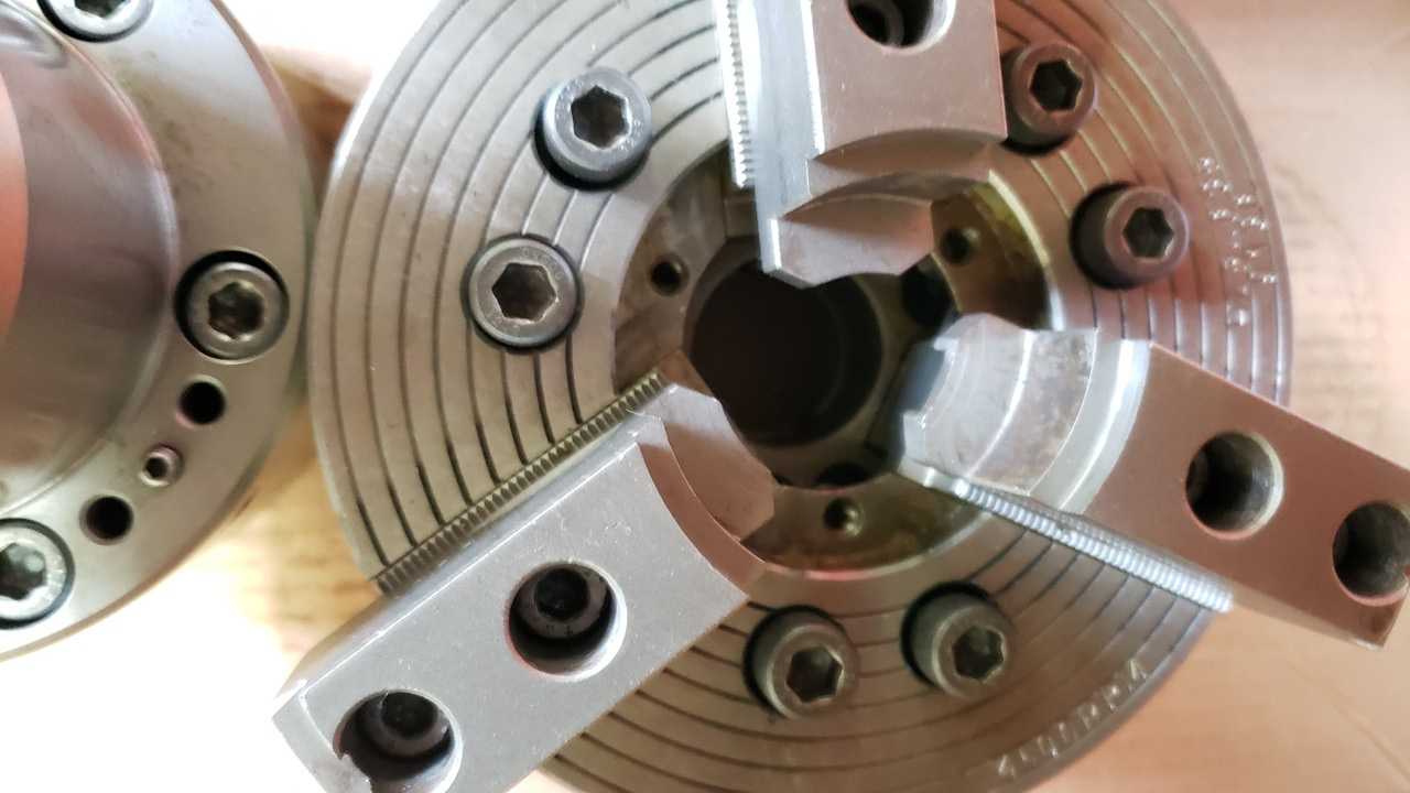 Collet Chuck & 3-Jaw Chuck - MACHINING ACCESSORIES & TOOLING