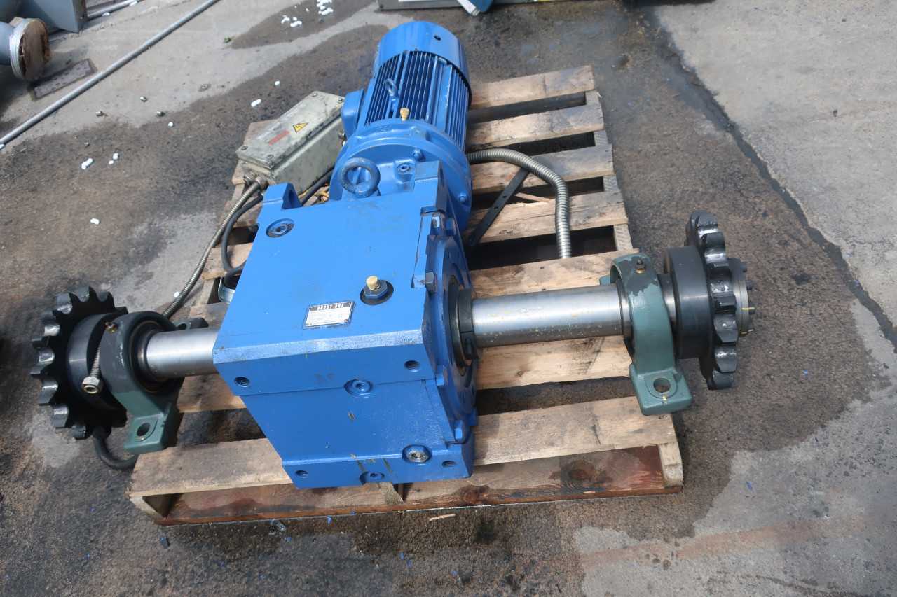 SUMITOMO LHYM10-2D165-AVY1-B-74 GEAR REDUCER - GEAR REDUCERS