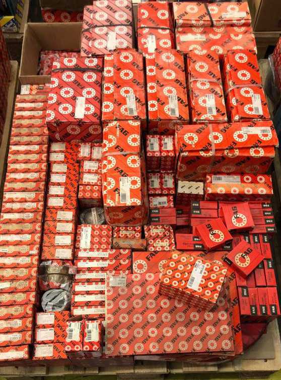 1 pallet of assorted bearings - BEARINGS