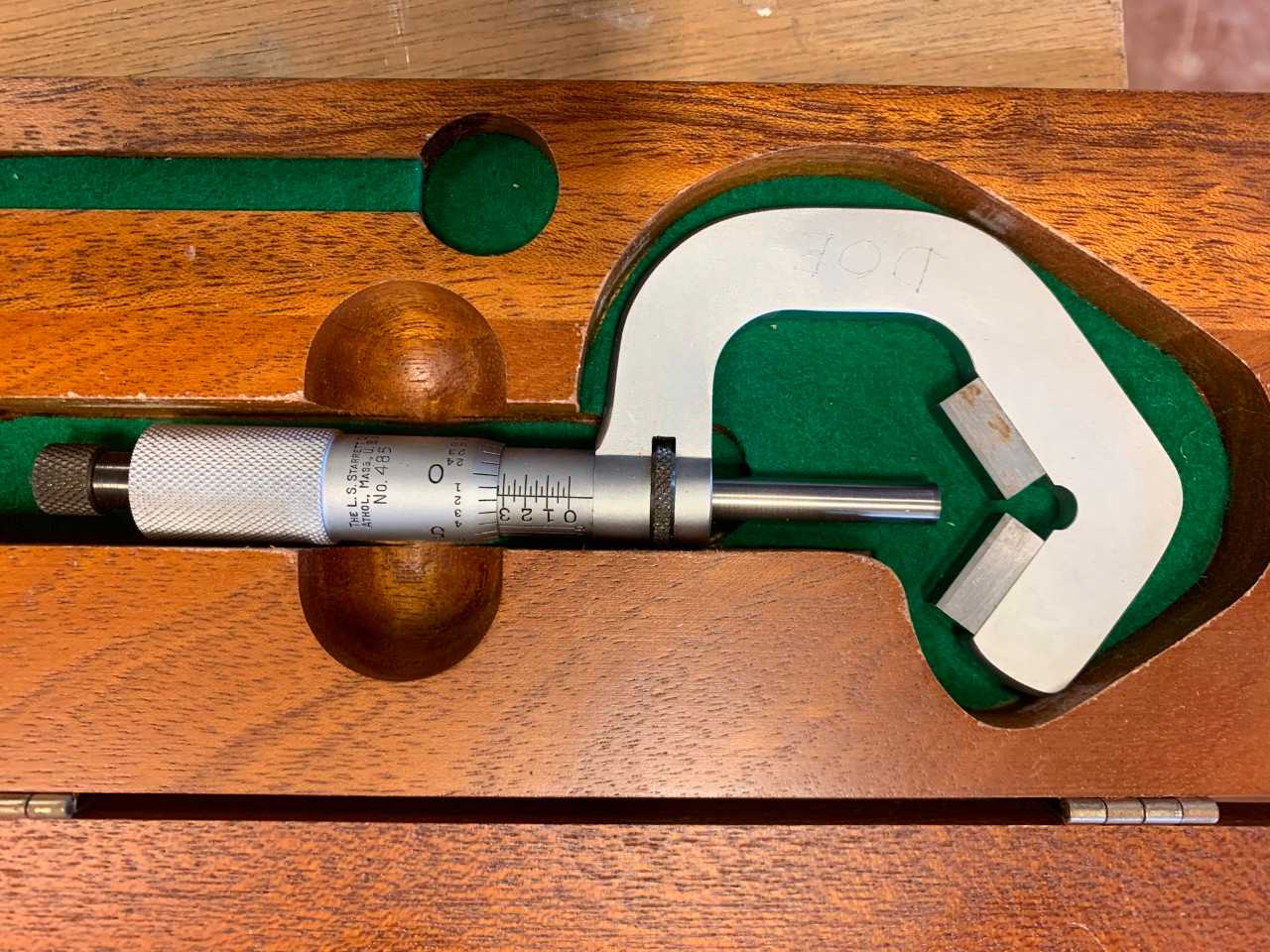 Starrett V-Anvil Micrometer - ELECTRIC POWER TOOLS