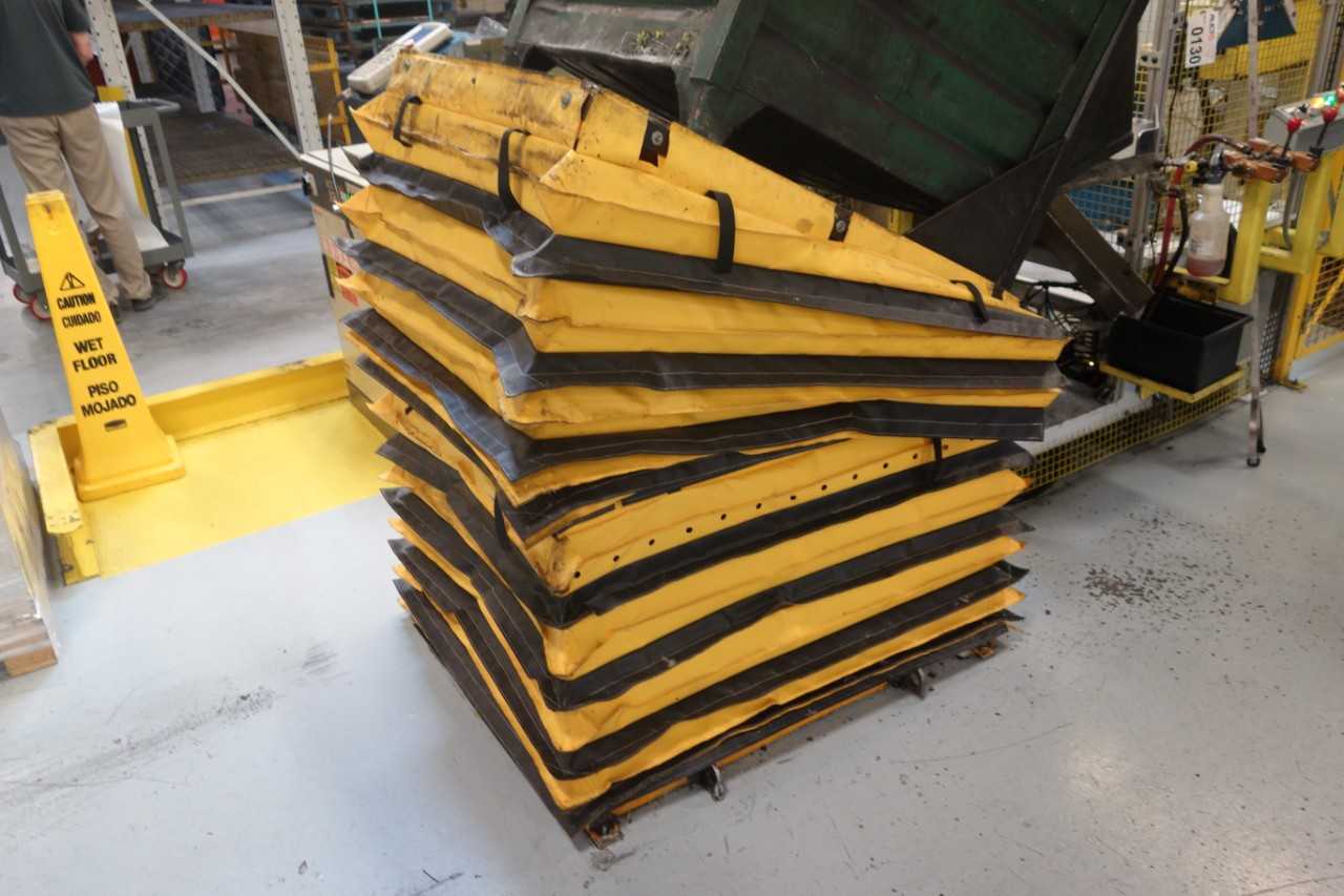 Presto scissor lift table, approx. 3' x 3' - MATERIAL HANDLING