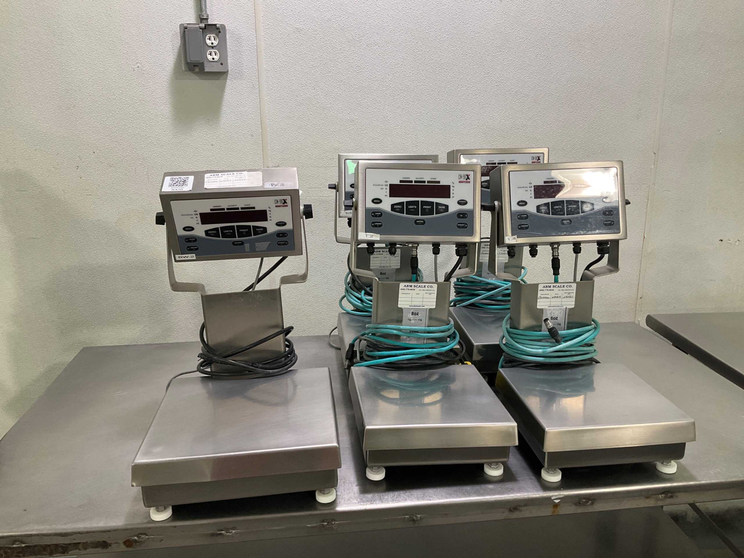 QTY 5: CHECKWEIGHER INDICATOR WITH BENCH SCALE