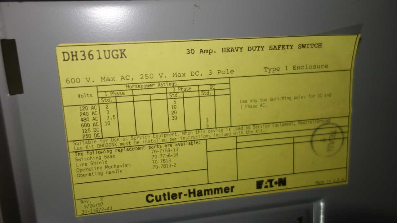 LOT OF 2 CUTLER HAMMER DH361UGK 30A SWITCHES - SWITCHGEAR