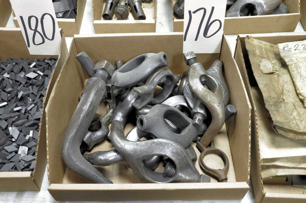 Lot Dawgs in 1 Box - ELECTRIC POWER TOOLS