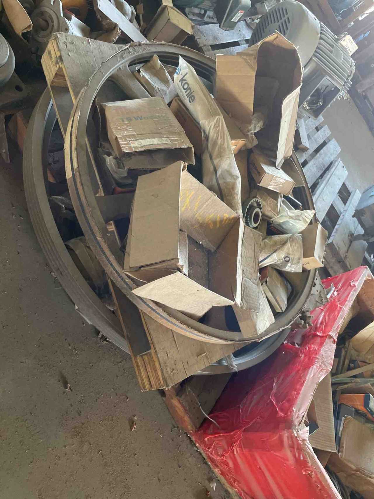 ASSORTED PALLET OF SHEAVES, COUPLINGS & BUSHINGS - INDUSTRIAL PARTS
