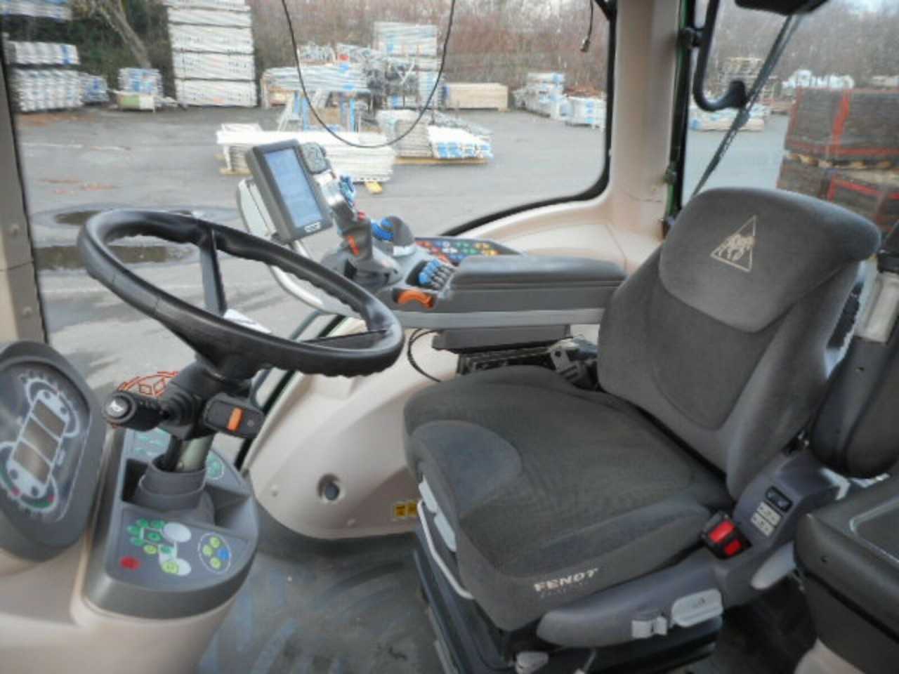 2013 Fendt 828 Profi Tractor - CONSTRUCTION EQUIPMENT