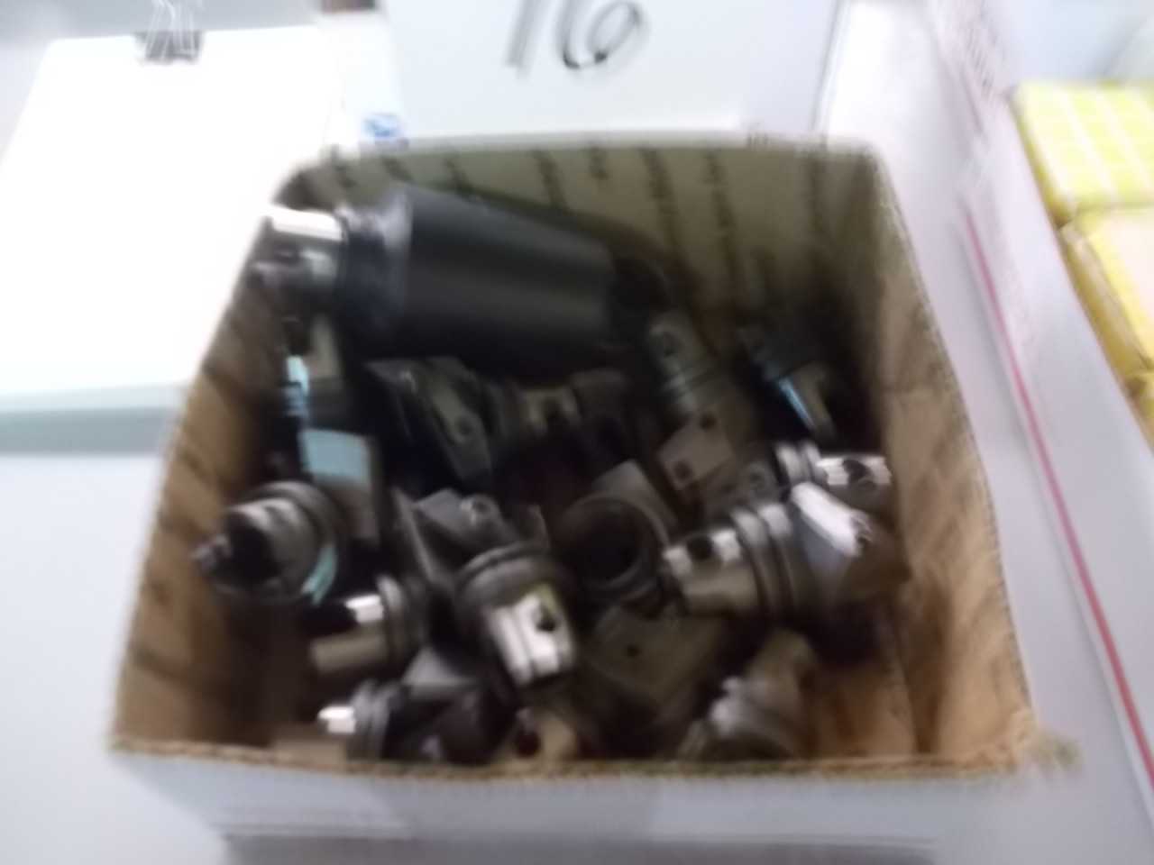 Assorted Kennametal KM32 Tooling - MACHINING ACCESSORIES & TOOLING