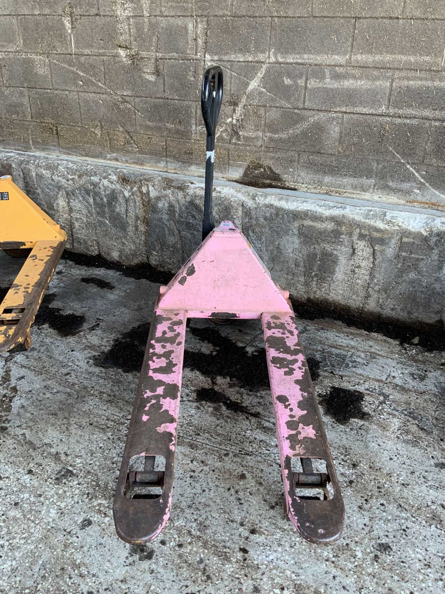 PALLET JACK - MATERIAL HANDLERS