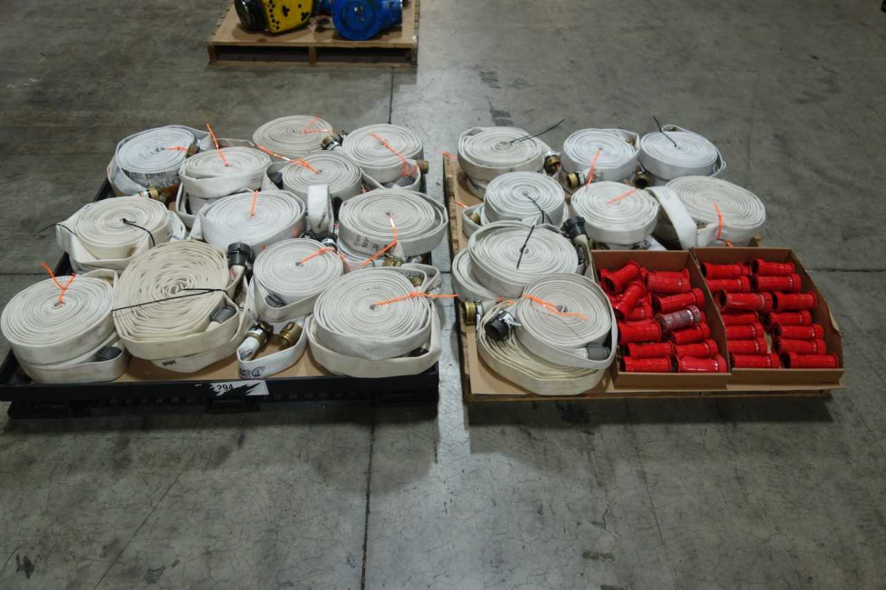 LOT OF 40 POLYFLEX FIRE HOSE 1-HALF IN 50FT 100FT LENGTHS AND 38 WILKO NOZZLES 1-HALF IN - HOSE