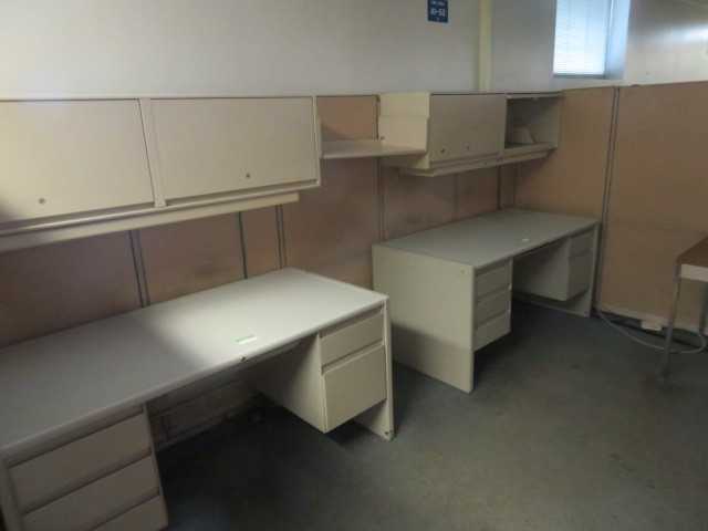 Office Furniture and Panels, Lot - MISCELLANEOUS