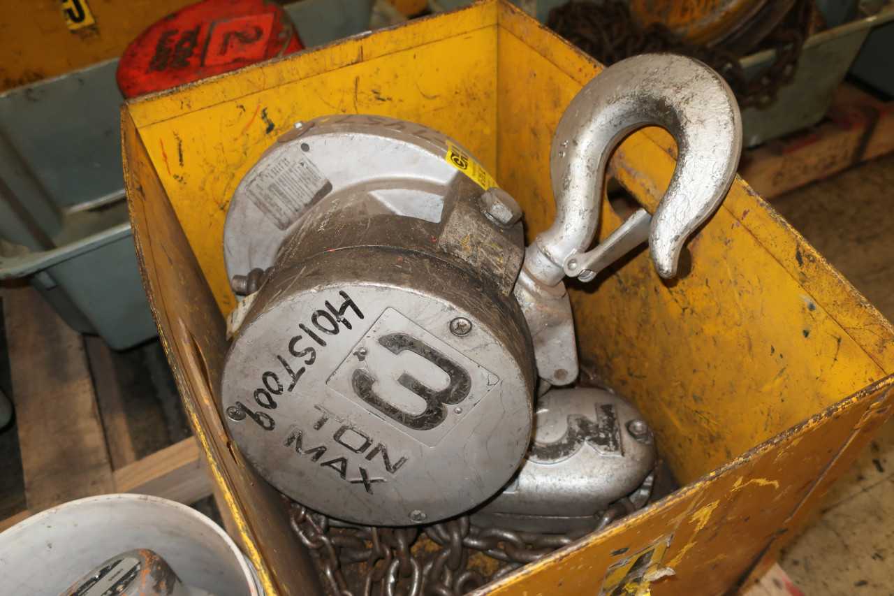 3 PALLETS OF ASSORTED HOISTS 1/2TON-5TON HARRINGTONN CM - LIFTING EQUIPMENT