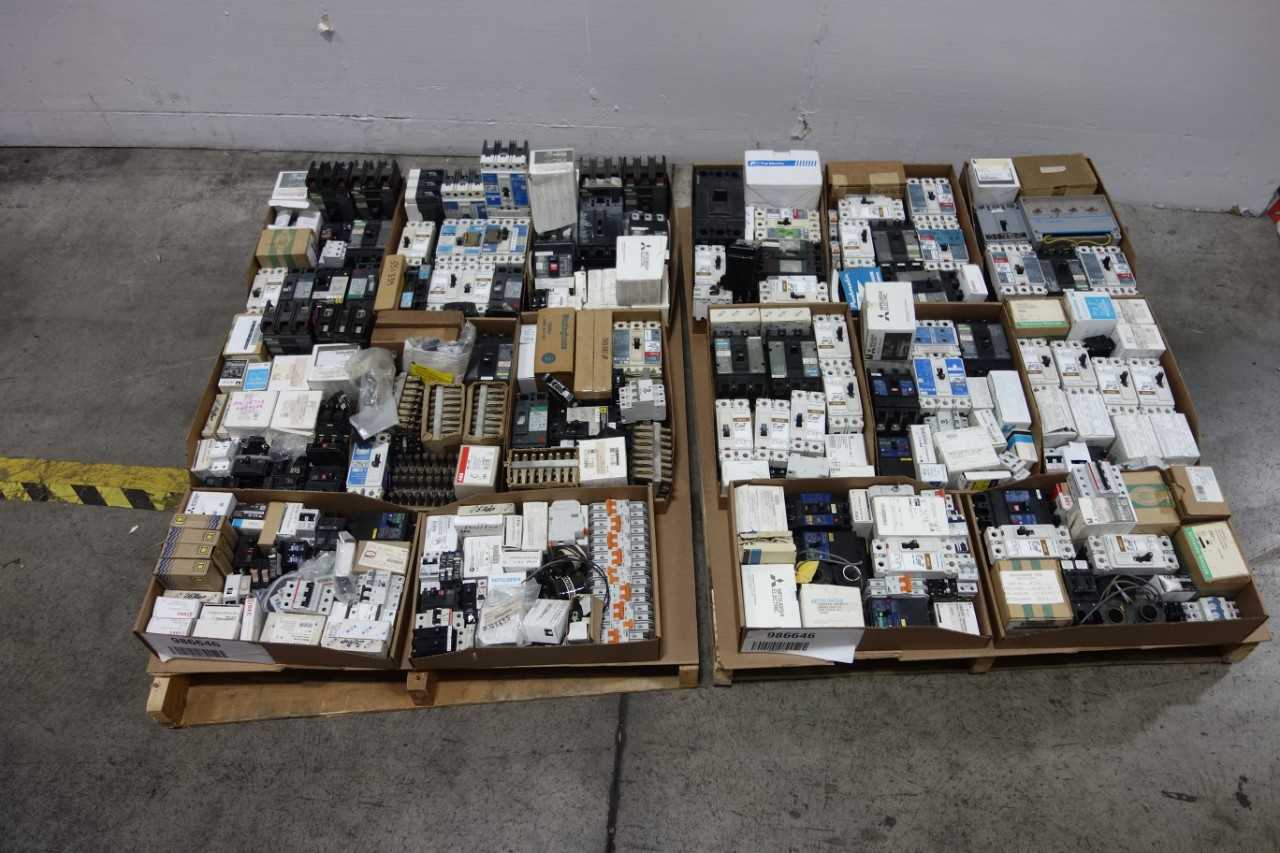 2 PALLETS OF ASSORTED CIRCUIT BREAKERS - CIRCUIT BREAKERS