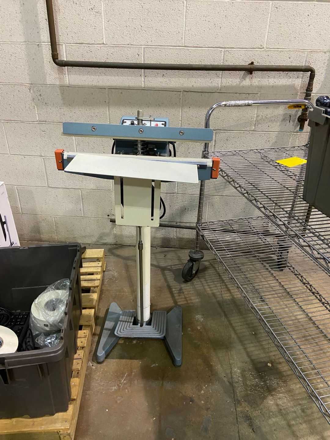 PLASTIC BAG SEALING MACHINE - PACKAGING