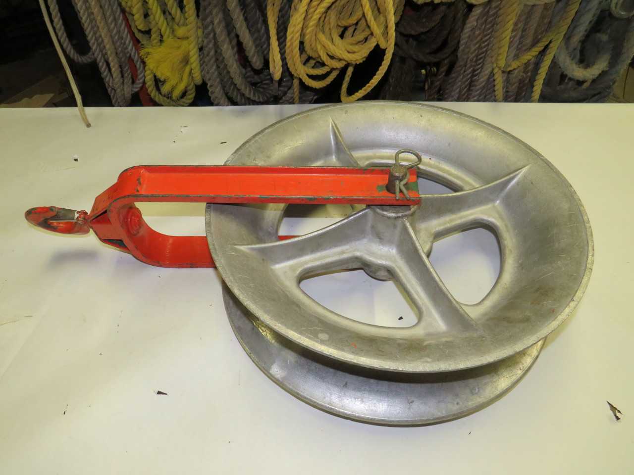 GREENLEE 18" HOOK TYPE CABLE SHEAVE - ELECTRIC POWER TOOLS