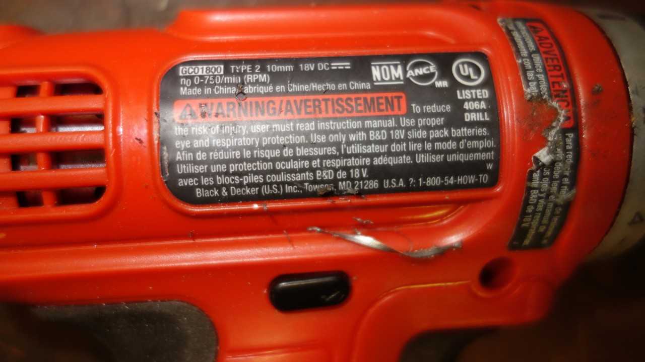 BLACK & DECKER GC01800 TYPE 2  CORDLESS IMPACT GUN WITH BATTERY/CHARGER - ELECTRIC POWER TOOLS