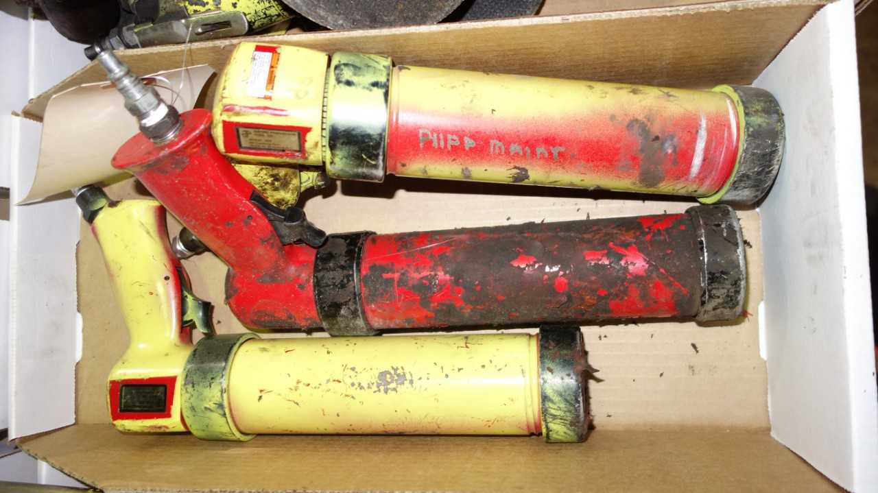 LOT OF 3 ASTRO PNEUMATIC AIR CAULKING GUNS - PNEUMATIC POWER TOOL